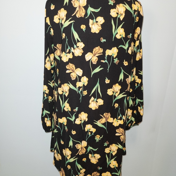 Boho Floral Dress - Picture 2 of 8